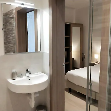 Via Poma Apartments&Rooms Verona Exterior foto